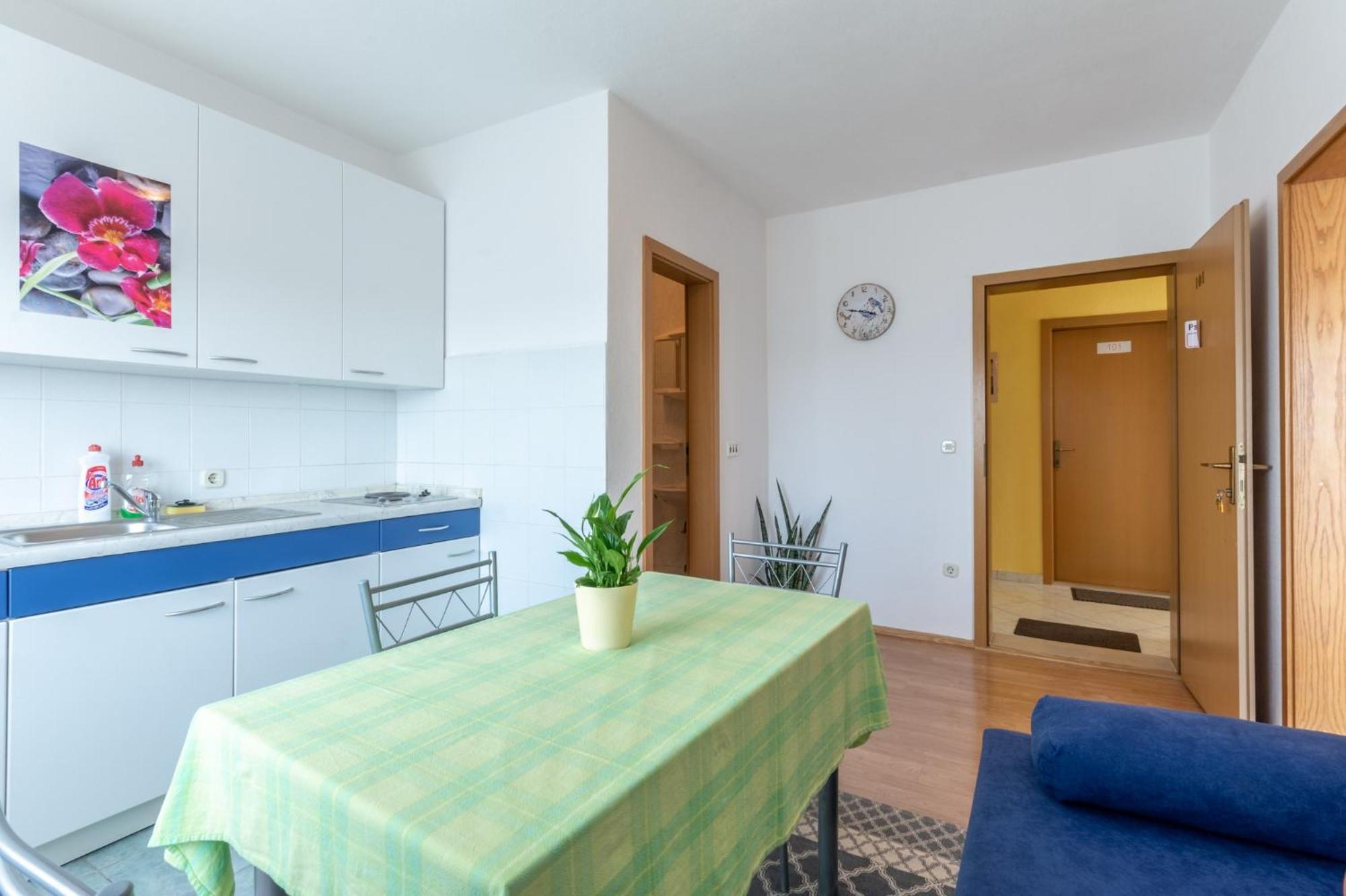 Apartments Mimi โตรกีร์ ห้อง รูปภาพ