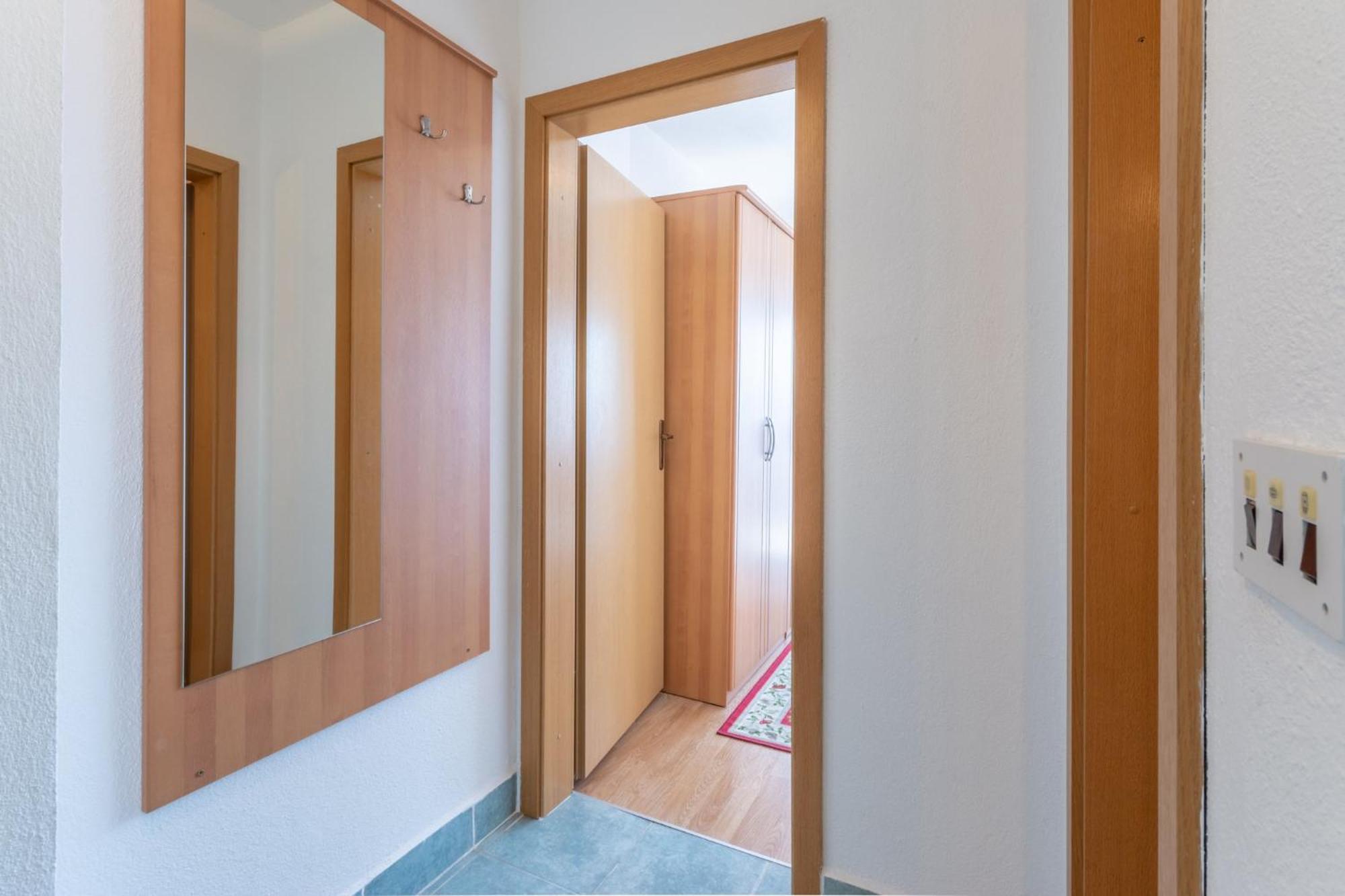 Apartments Mimi โตรกีร์ ห้อง รูปภาพ